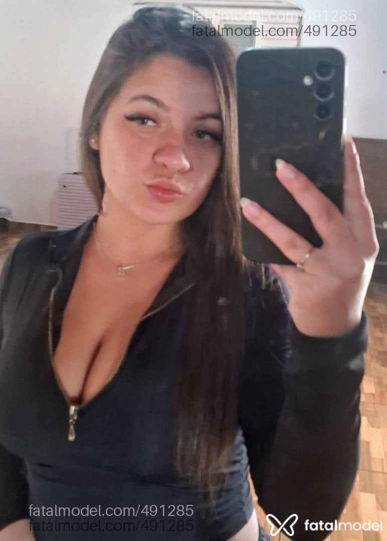 Acompanhante mulher com cabelo castanho de olhos castanhos - Dudaa