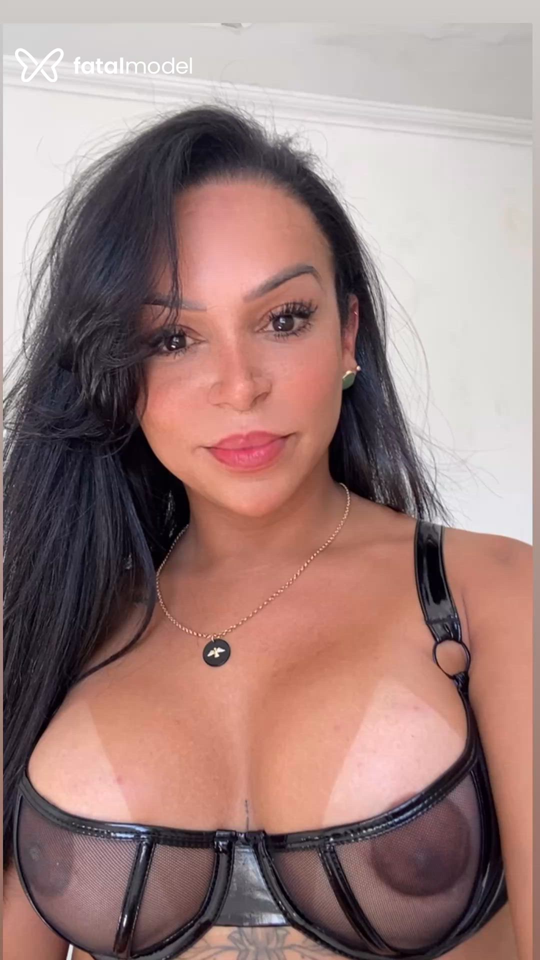 Acompanhante travesti morena (o) de olhos castanhos - Cintia Dutra Acompanhante travesti morena (o) de olhos castanhos - Cintia Dutra