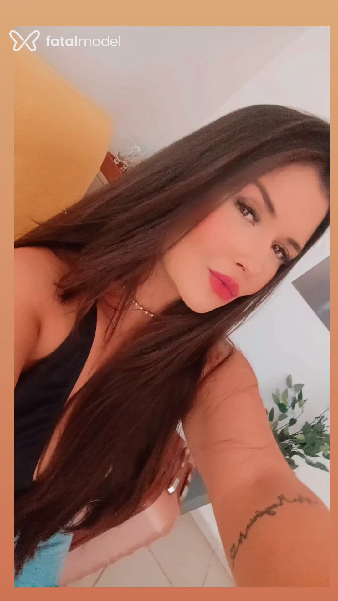 Acompanhante mulher com cabelo castanho de olhos mel - Samy Costa Acompanhante mulher com cabelo castanho de olhos mel - Samy Costa