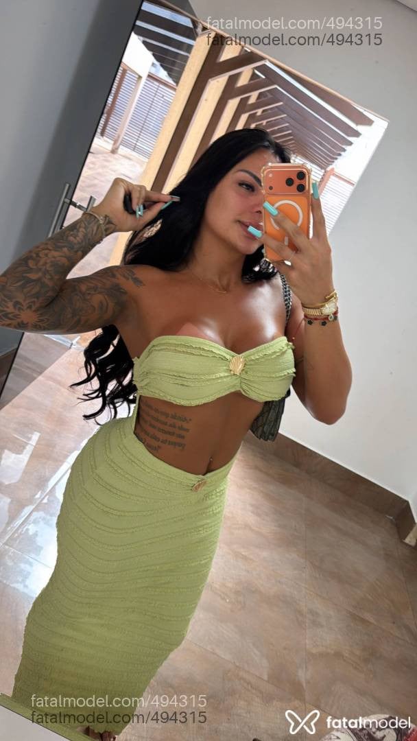 Acompanhante travesti morena (o) de olhos castanhos - Bruna