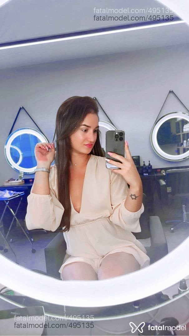 Acompanhante mulher trans com cabelo castanho de olhos mel em Pouso Alegre - Bruna Rios