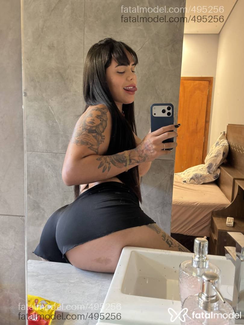 Acompanhante mulher trans com cabelo castanho de olhos castanhos - Danniely