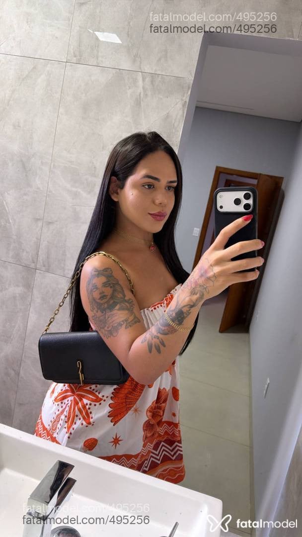 Acompanhante mulher trans com cabelo castanho de olhos castanhos - Danniely