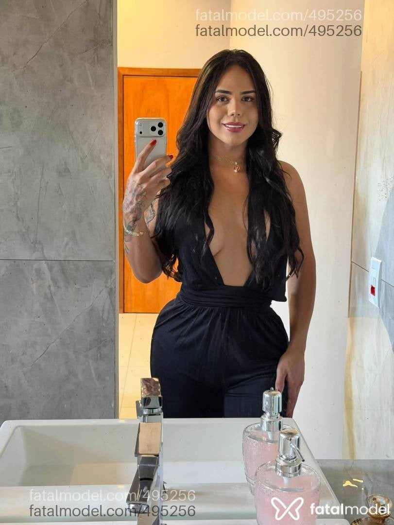 Acompanhante mulher trans com cabelo castanho de olhos castanhos - Danniely