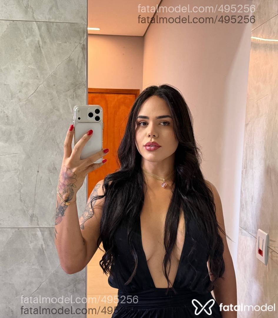 Acompanhante mulher trans com cabelo castanho de olhos castanhos - Danniely
