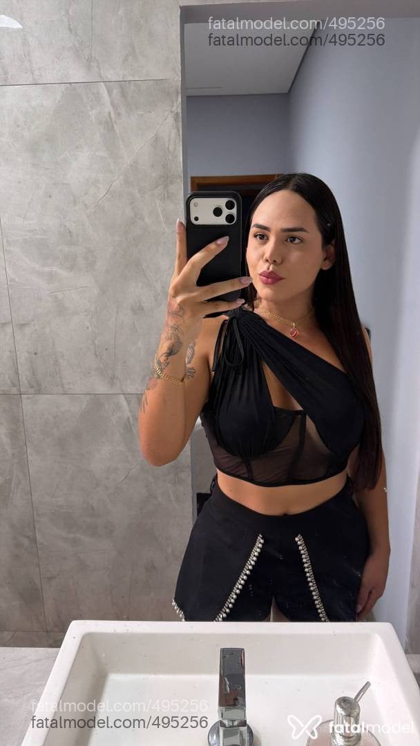 Acompanhante mulher trans com cabelo castanho de olhos castanhos - Danniely
