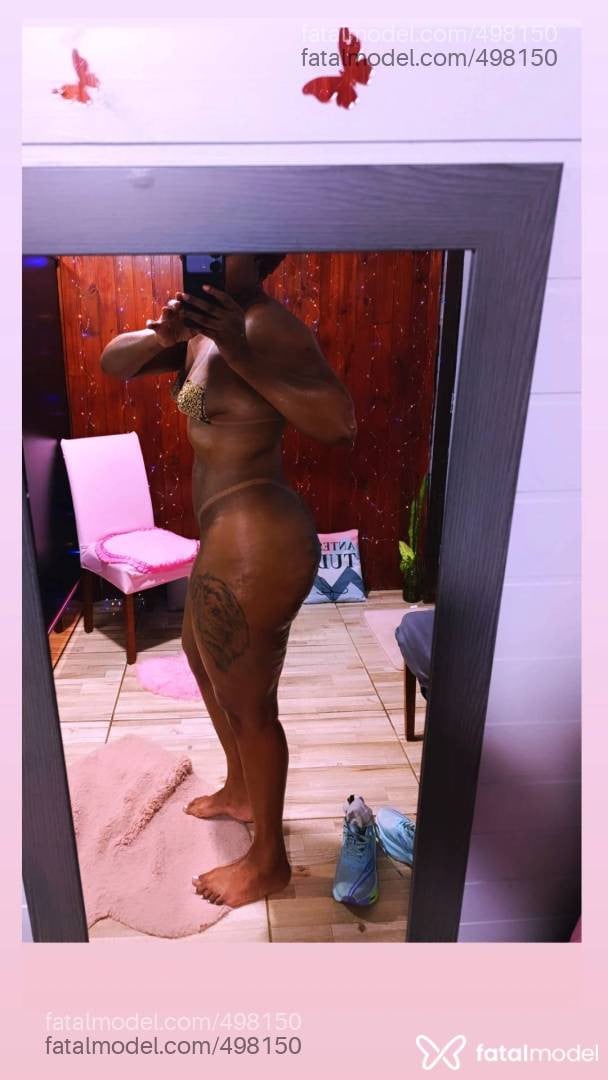 Acompanhante mulher com cabelo colorido de olhos castanhos - Ludmila Bitencourt