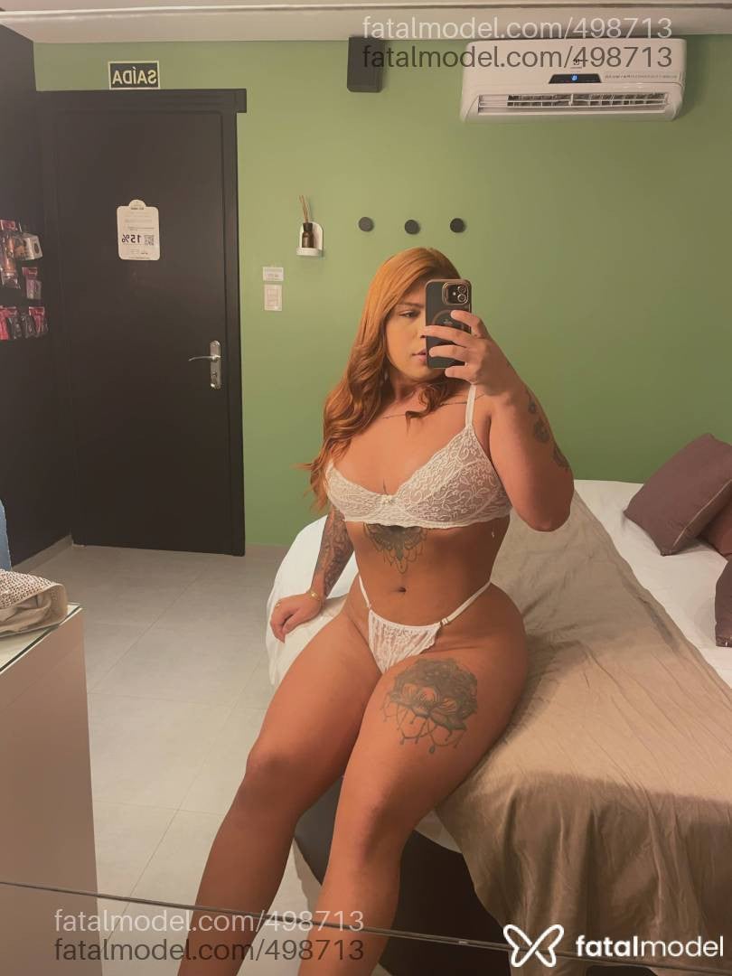 Acompanhante mulher trans ruiva (o) de olhos castanhos - Hevillyn Rodrigues