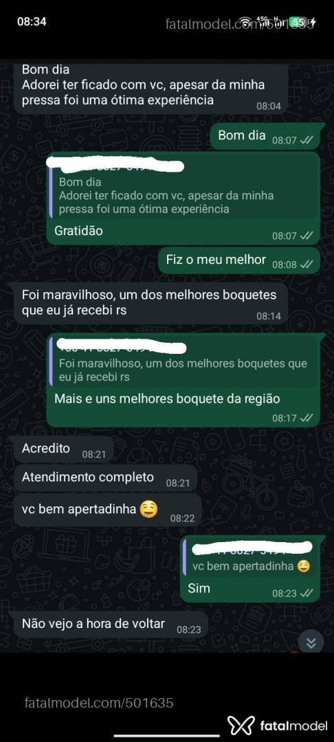 Acompanhante mulher trans ruiva (o) de olhos castanhos - Julia Calizario
