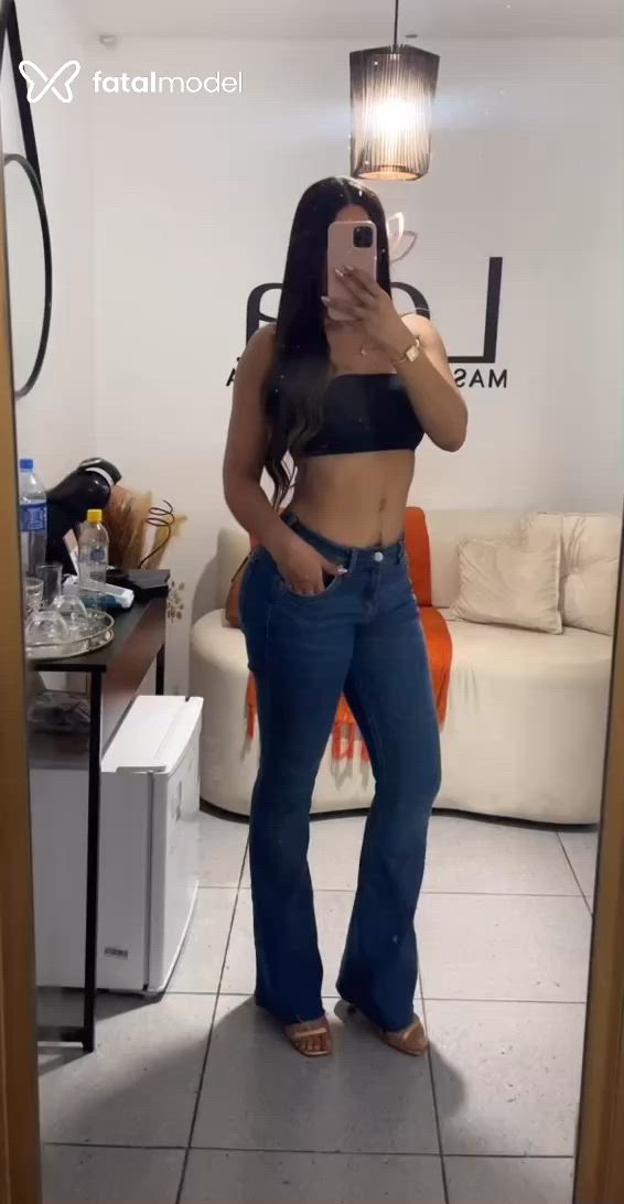 Acompanhante mulher com cabelo castanho de olhos castanhos - Lola Ferraz