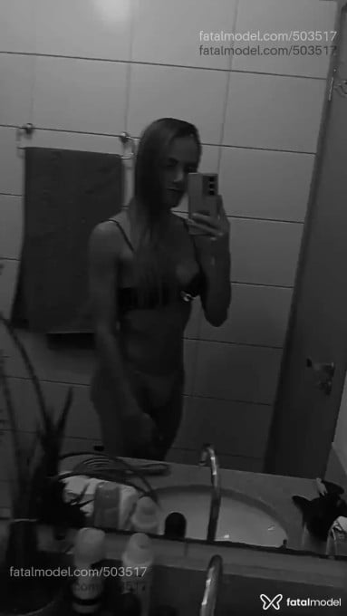 Acompanhante mulher trans loira (o) de olhos castanhos em Inocência - Priscilla Vaz