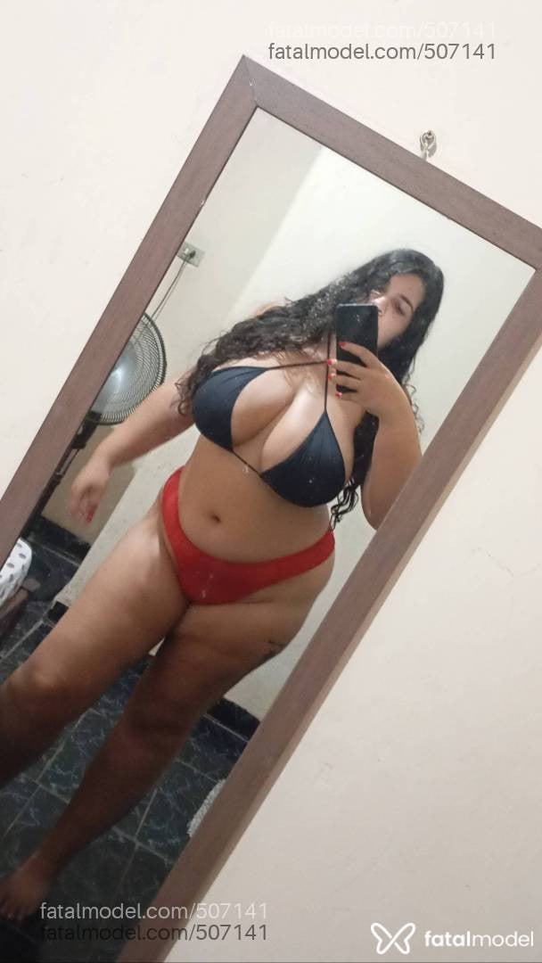 Acompanhante mulher morena (o) de olhos castanhos - Thammy