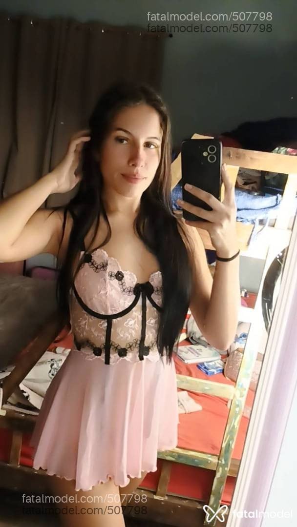 Acompanhante mulher morena (o) de olhos castanhos - Alice