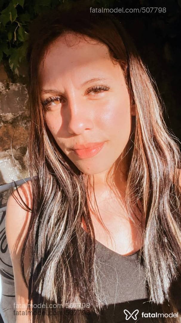 Acompanhante mulher morena (o) de olhos castanhos - Alice Araruna