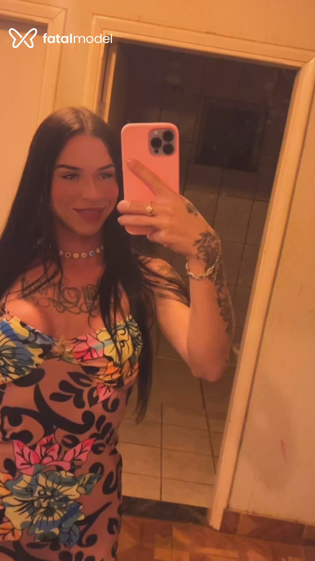 Acompanhante mulher trans morena (o) de olhos verdes - Marya Eduarda
