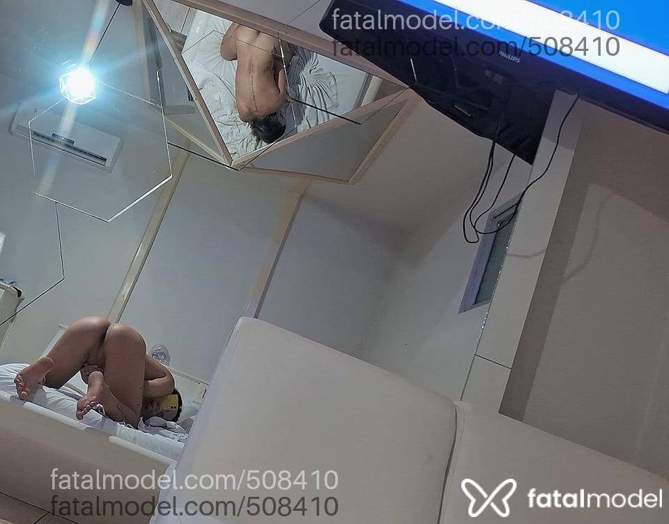 Acompanhante mulher trans com cabelo colorido de olhos castanhos em Santa Rosa - Thalita Sampaio