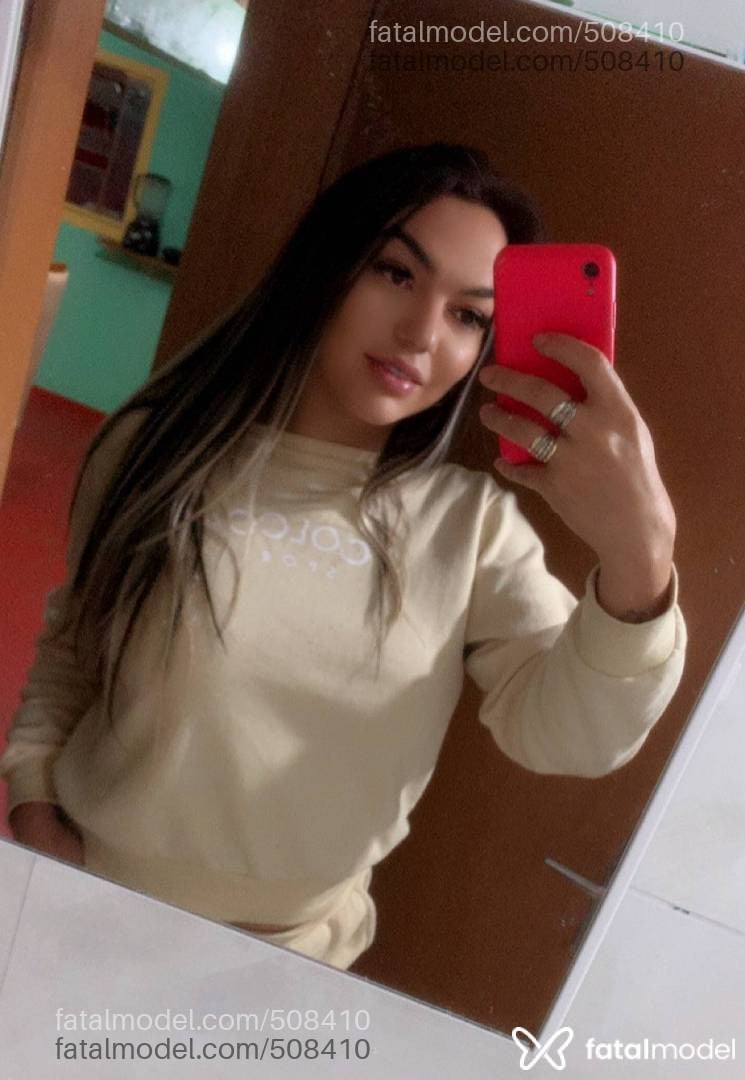 Acompanhante mulher trans com cabelo colorido de olhos castanhos em Maravilha - Thalita Sampaio