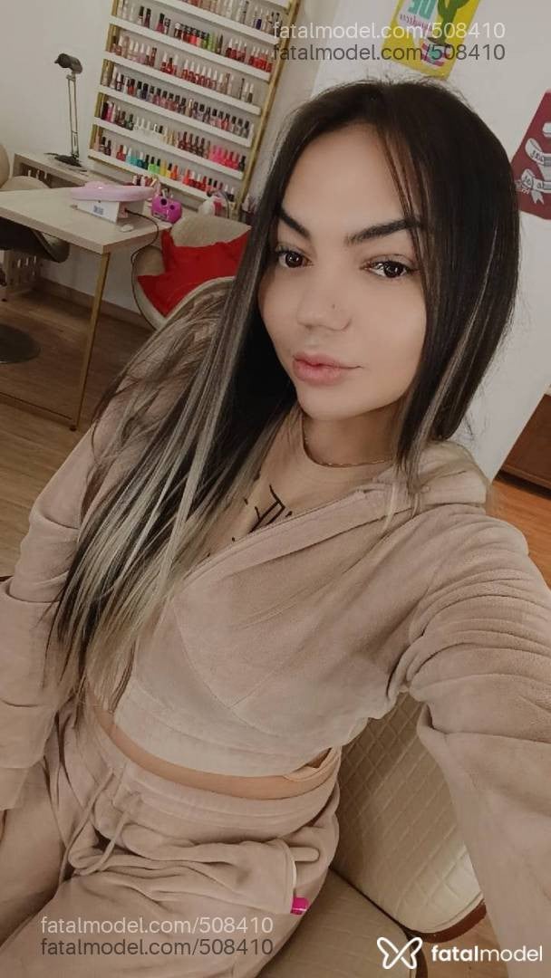 Acompanhante mulher trans com cabelo colorido de olhos castanhos em Maravilha - Thalita Sampaio