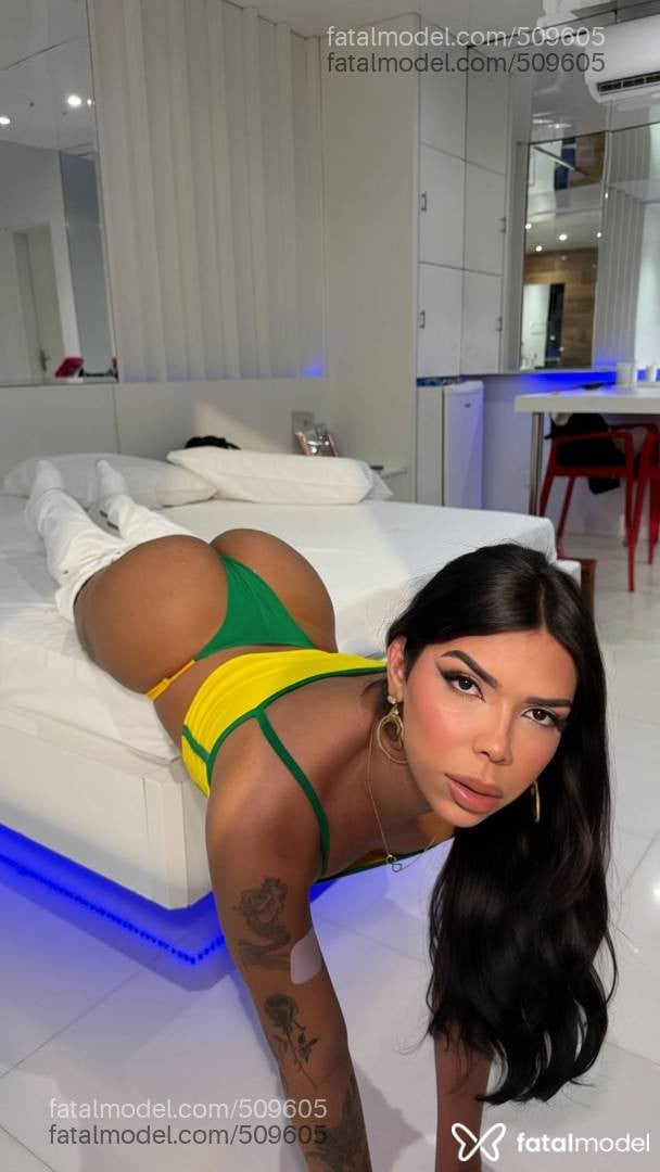 Acompanhante mulher trans morena (o) de olhos castanhos em Balneário Camboriú - Ana Clara Moura