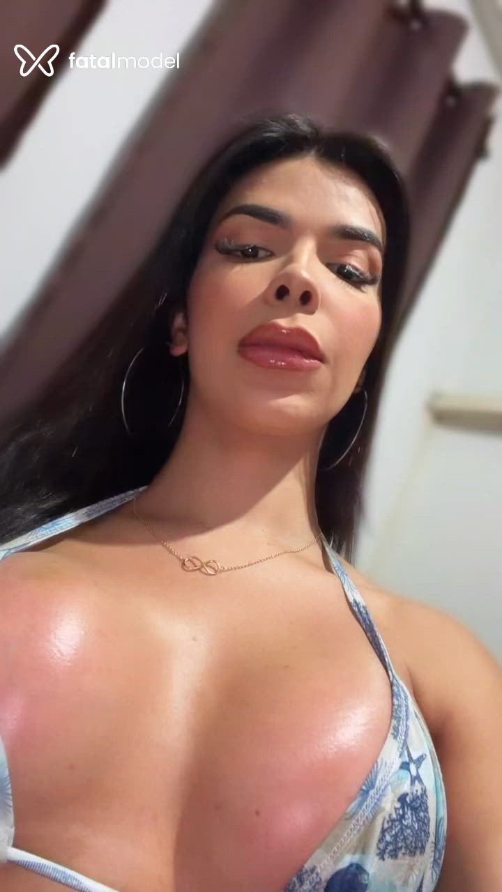 Acompanhante mulher trans morena (o) de olhos castanhos - Ana Clara Moura Acompanhante mulher trans morena (o) de olhos castanhos - Ana Clara Moura