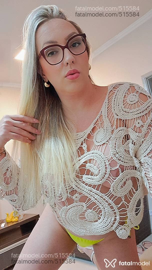 Acompanhante mulher trans loira (o) de olhos castanhos - Natalie