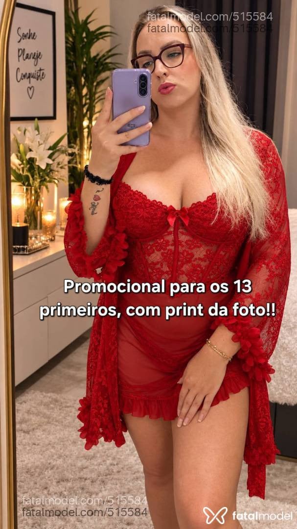 Acompanhante mulher trans loira (o) de olhos castanhos - Natalie
