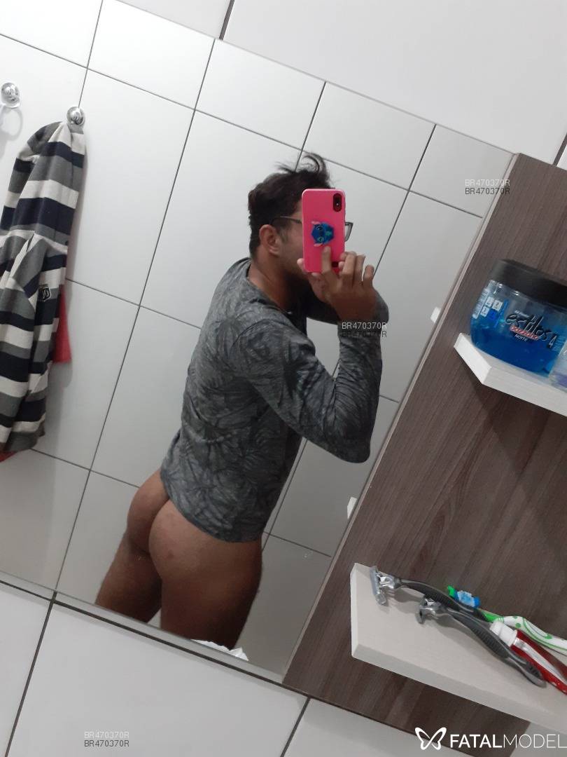 Acompanhante homem morena (o) de olhos castanhos em Criciúma Acompanhante homem morena (o) de olhos castanhos em Criciúma - JHENSON