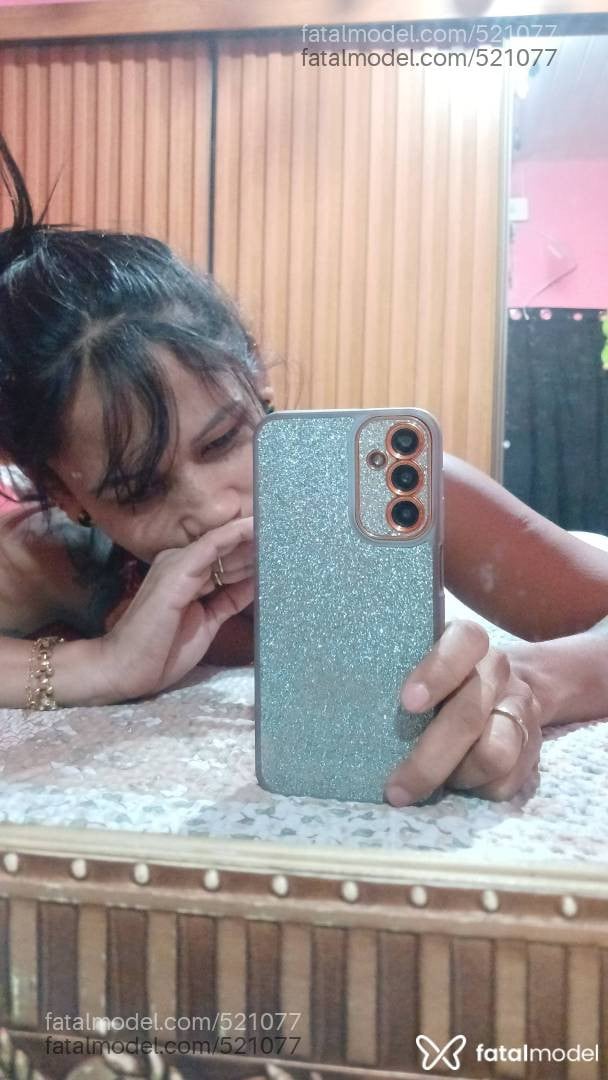 Acompanhante mulher morena (o) de olhos pretos - Melissa Pitanga