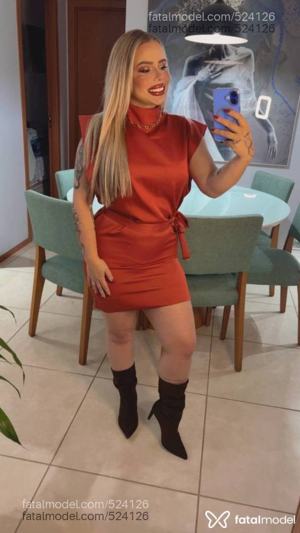Acompanhante mulher loira (o) de olhos mel - Laís Rodrigues