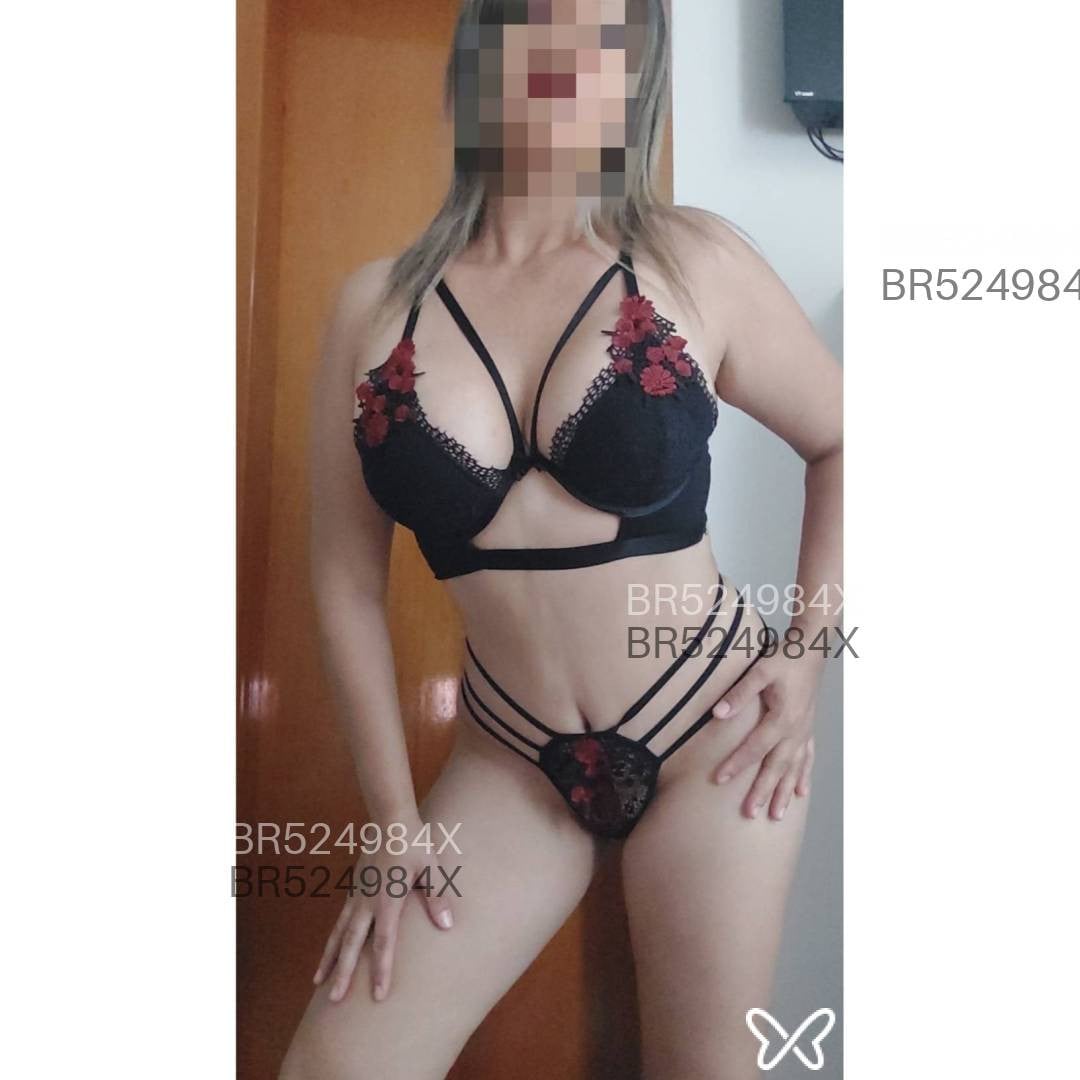 Acompanhante mulher com cabelo colorido de olhos castanhos em Pouso Alegre - Juliette
