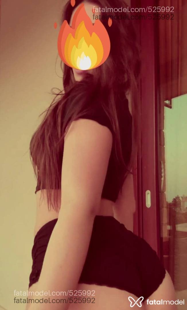 Acompanhante mulher com cabelo castanho de olhos castanhos - Júlia