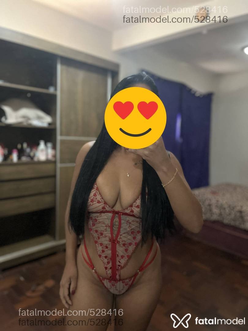 Acompanhante mulher com cabelo castanho de olhos pretos - Luiza
