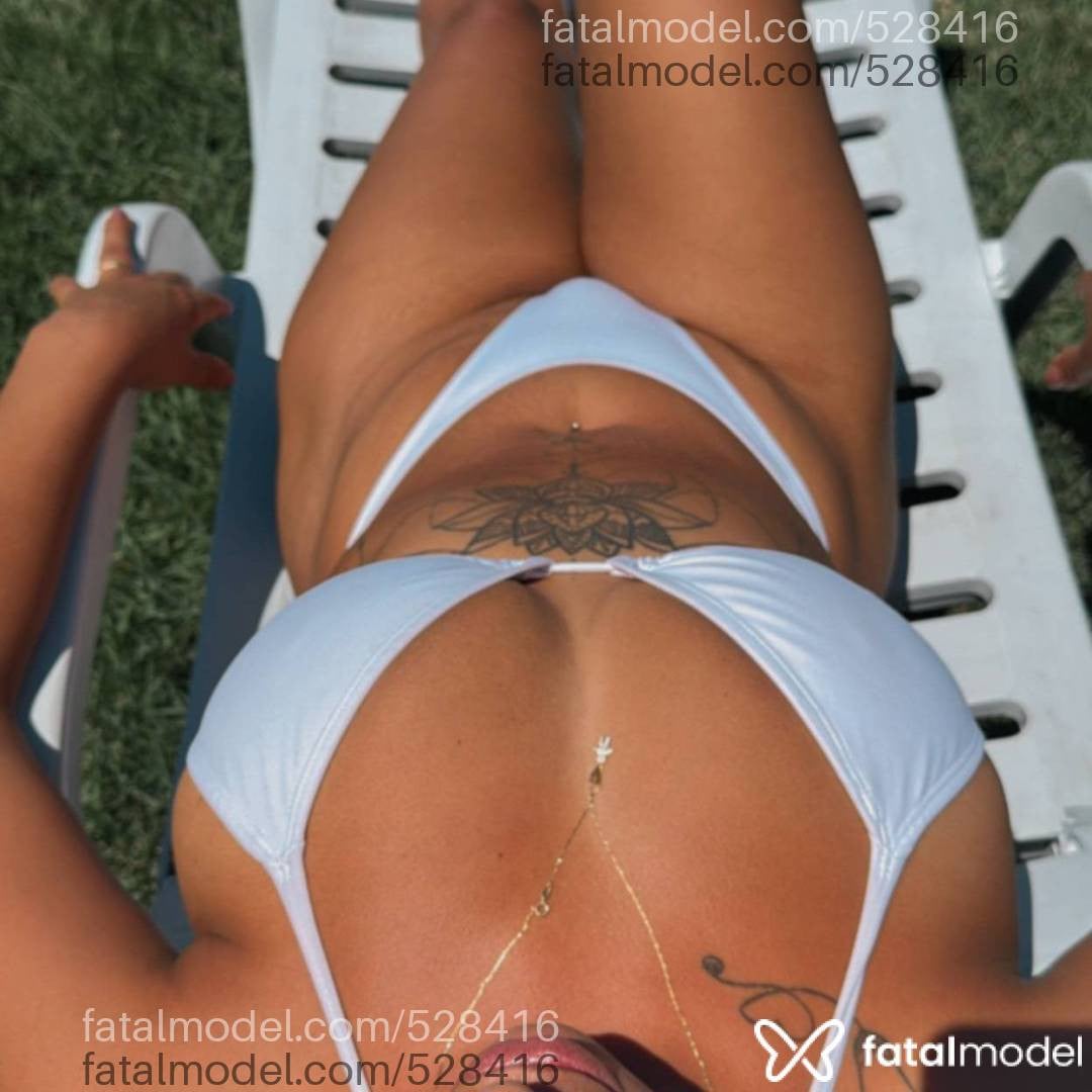 Acompanhante mulher com cabelo castanho de olhos pretos - Luiza