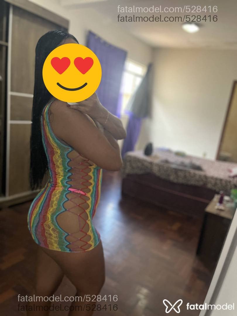 Acompanhante mulher com cabelo castanho de olhos pretos - Luiza