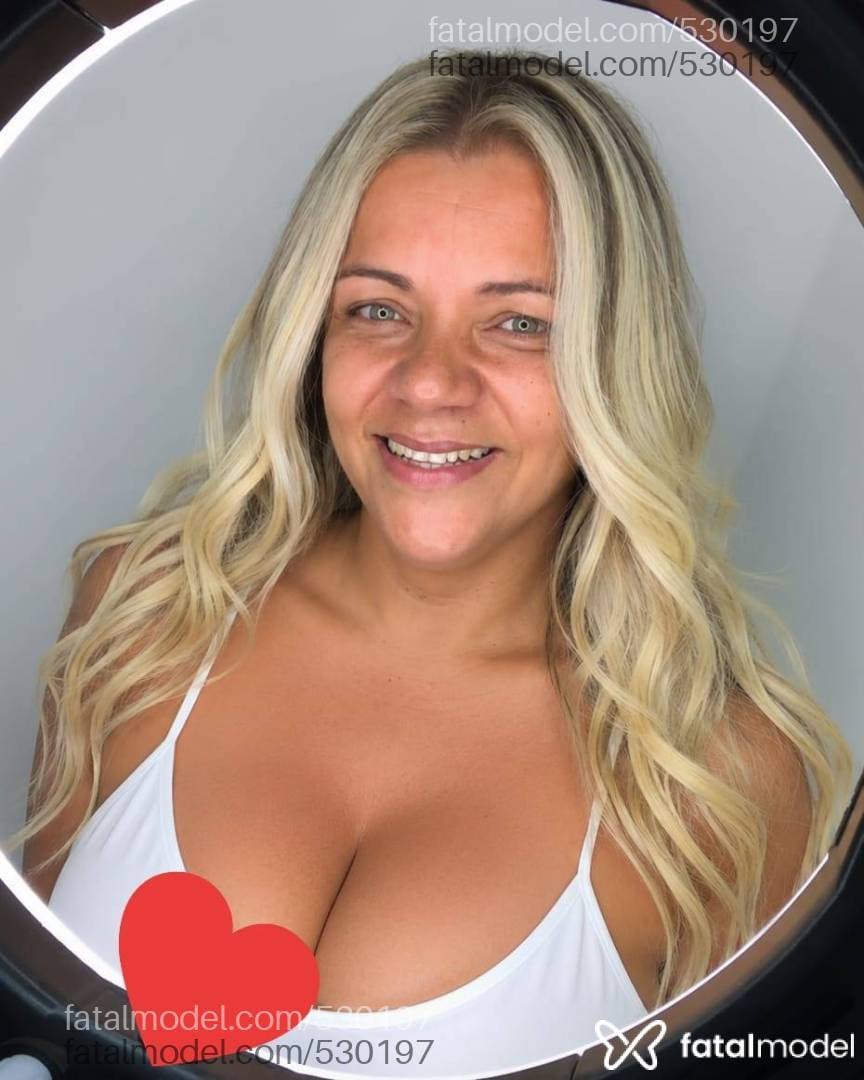 Acompanhante mulher loira (o) de olhos verdes em Ubatuba - MARIAH