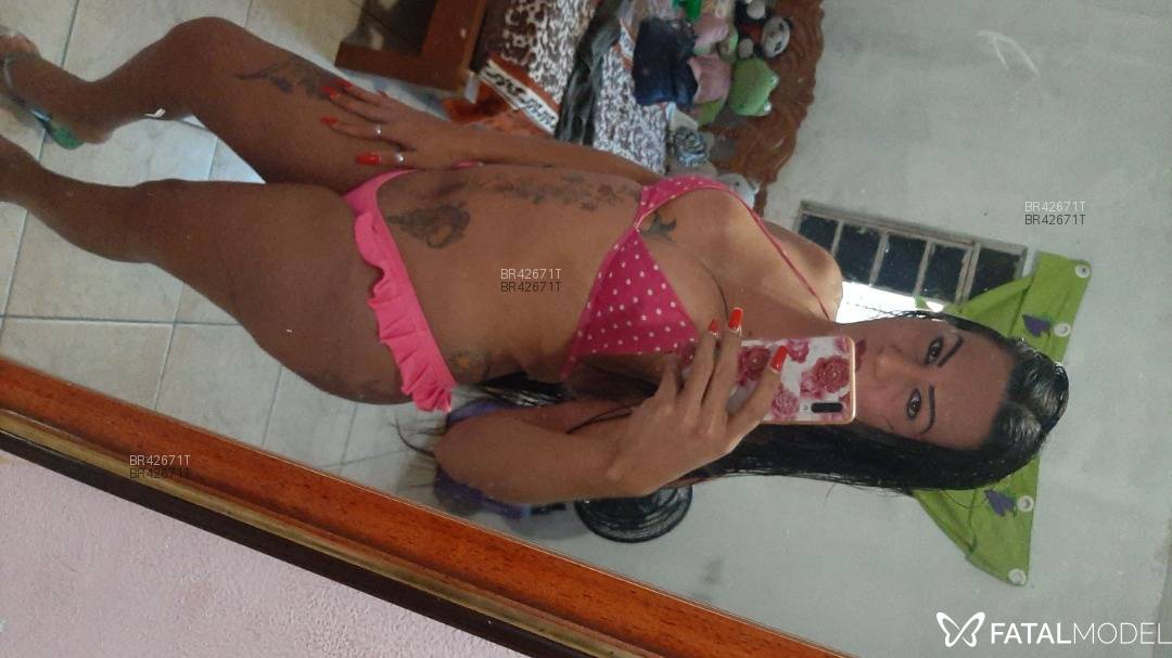 Acompanhante mulher trans morena (o) de olhos castanhos em Carapicuíba - Karolayne Ferreira