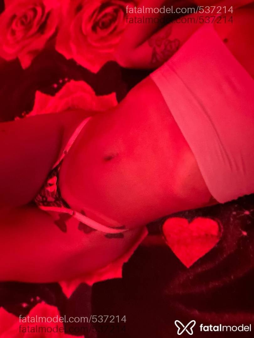 Acompanhante mulher morena (o) de olhos castanhos - Lari mello