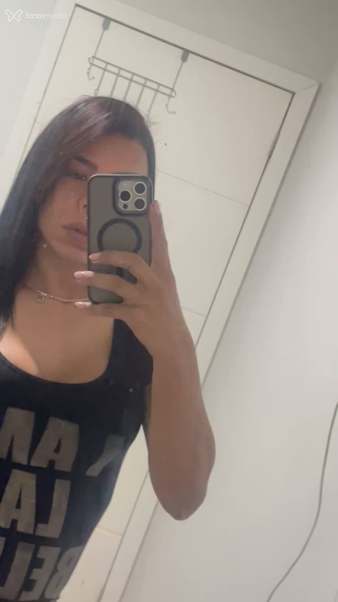 Acompanhante mulher trans morena (o) de olhos castanhos - Jenny