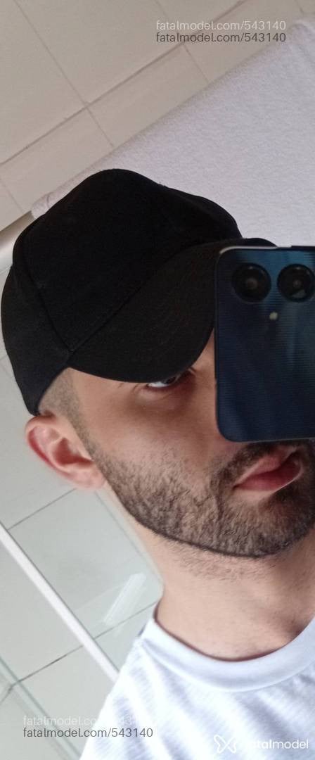Acompanhante homem com cabelo castanho de olhos castanhos em São Paulo - HÉTERO