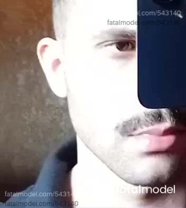 Acompanhante homem com cabelo castanho de olhos castanhos em São Paulo - HÉTERO