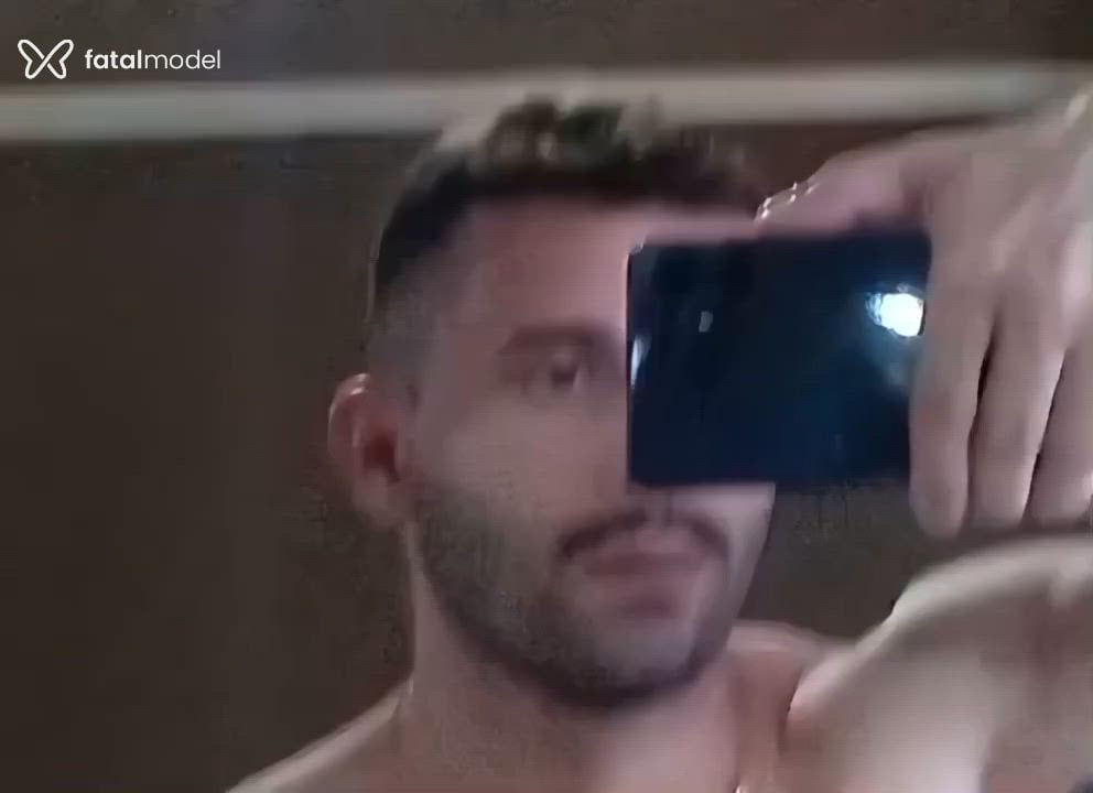 Acompanhante homem com cabelo castanho de olhos castanhos - HÉTERO