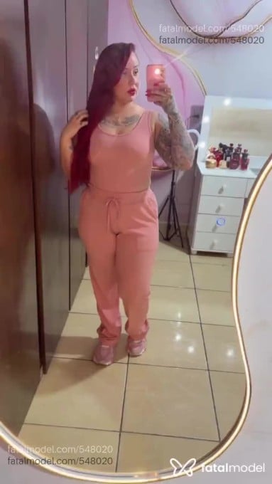 Acompanhante mulher ruiva (o) de olhos mel em Uberlândia - Monik Oliver