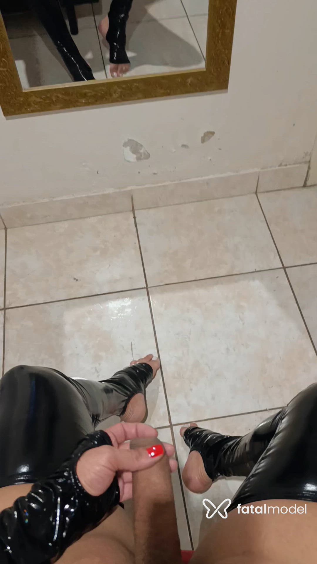 Acompanhante travesti loira (o) de olhos verdes - Priscyladominatrix