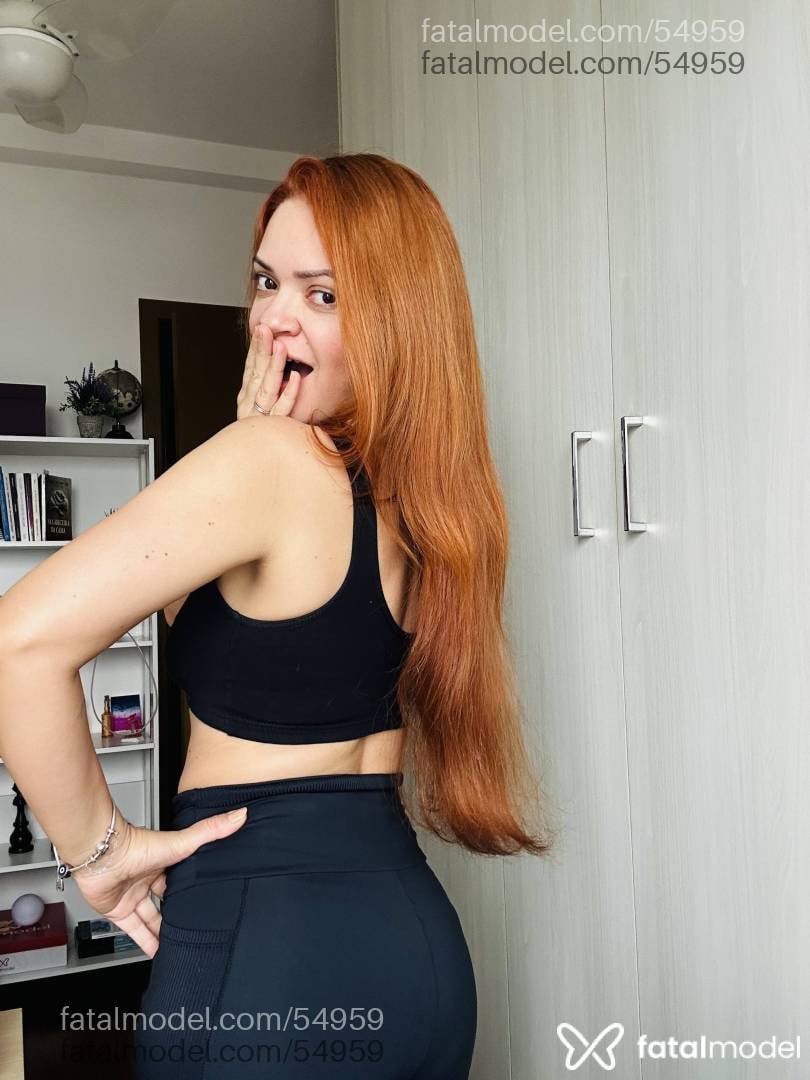 Acompanhante mulher ruiva (o) de olhos castanhos em Virtual - Nina Sag