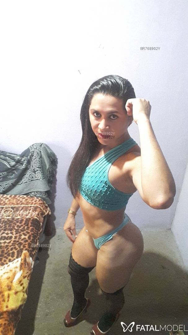 Acompanhante travesti com cabelo castanho de olhos castanhos em Ibiapina - Tiffany