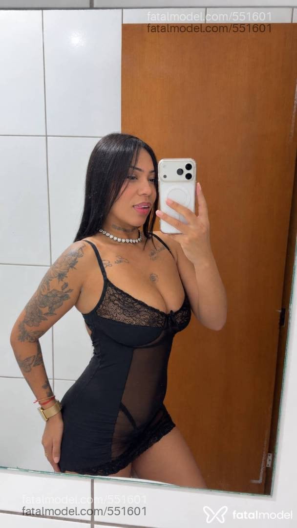 Acompanhante mulher morena (o) de olhos castanhos - Yumii