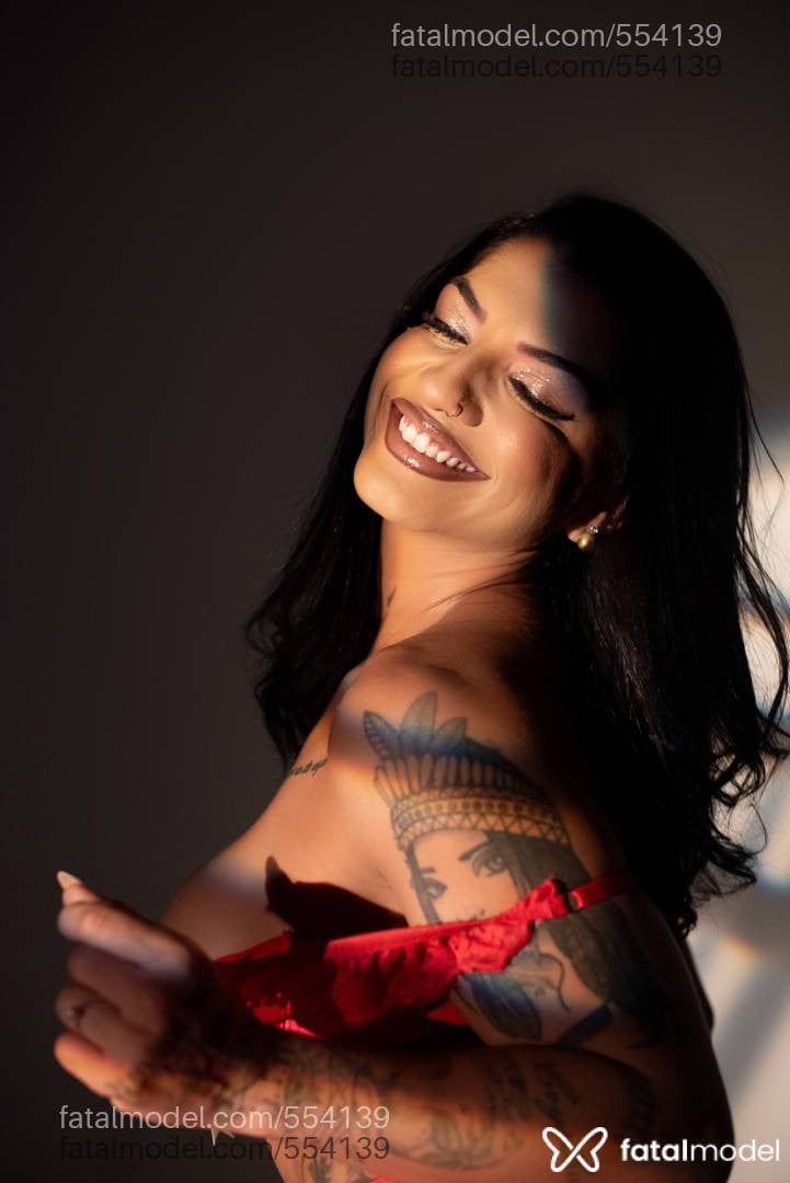 Acompanhante mulher morena (o) de olhos pretos em São Carlos - Yndia Maraaa