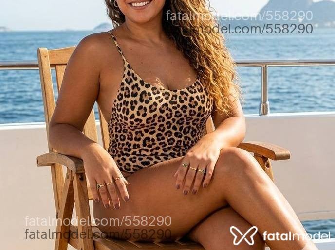 Acompanhante mulher com cabelo castanho de olhos castanhos em Macaé - Natália