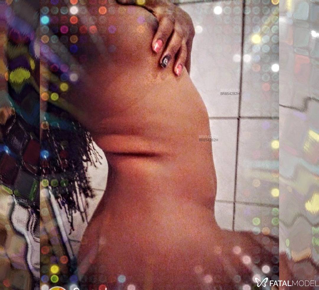 Acompanhante travesti com cabelo colorido de olhos castanhos em Adamantina - Jennifer vianna