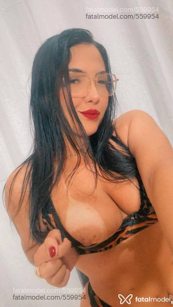 Acompanhante mulher com cabelo castanho de olhos castanhos - Lana Biase